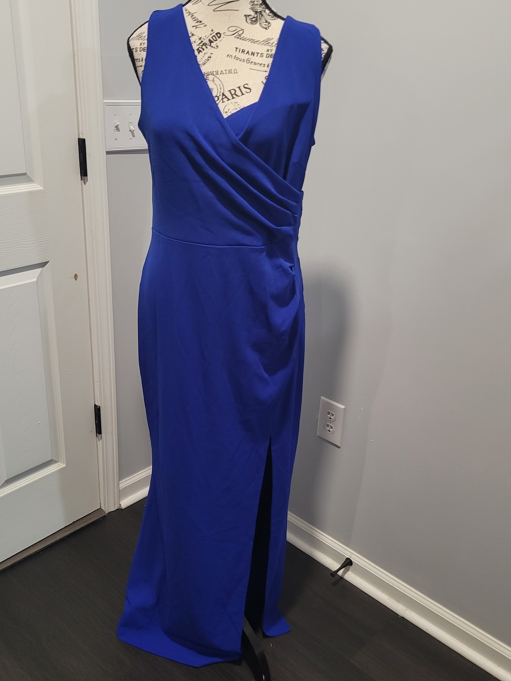 Vibrant royal blue Woosea formal evening dress NWT Sz. Large